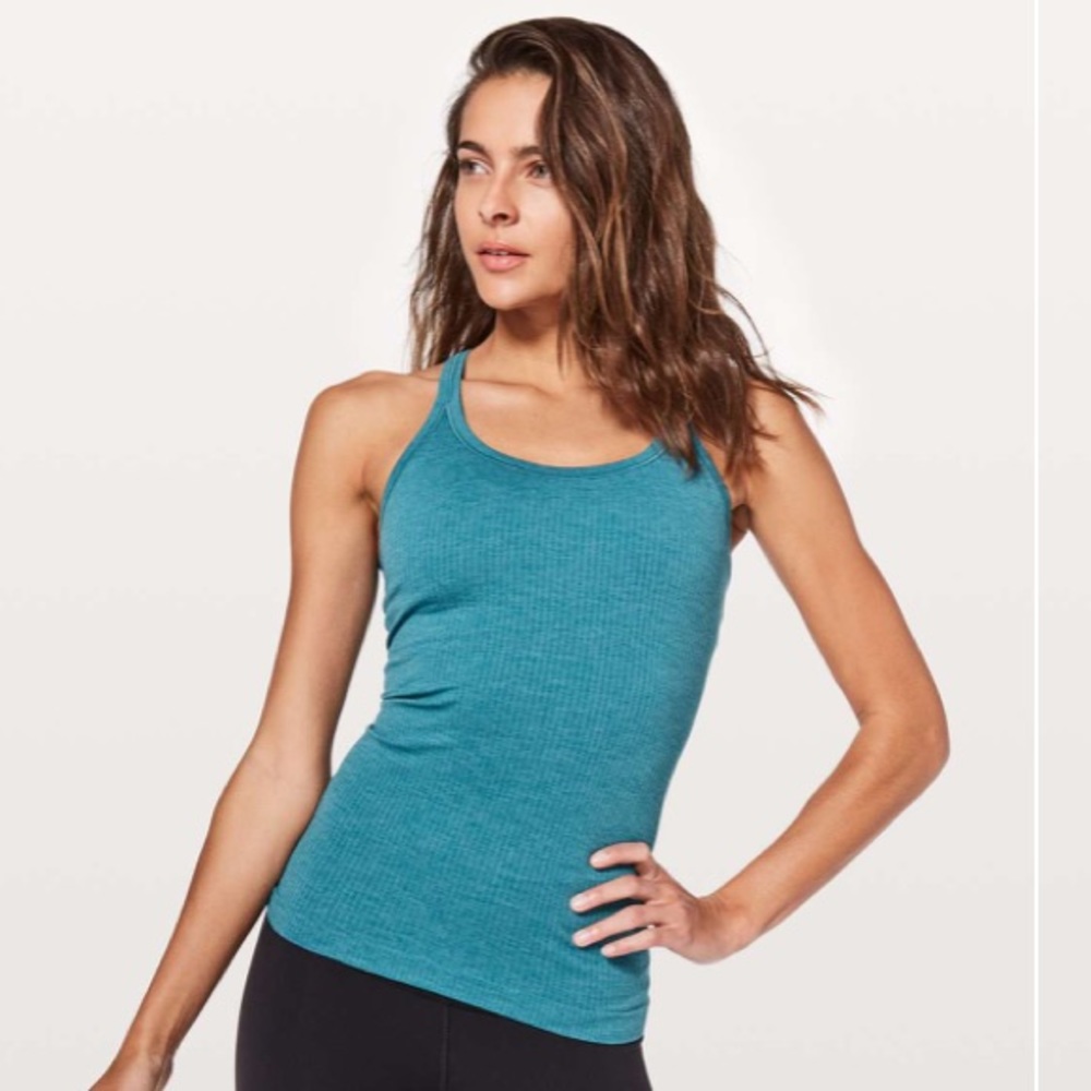NWT lululemon racerback tank w/ bra SZ 4